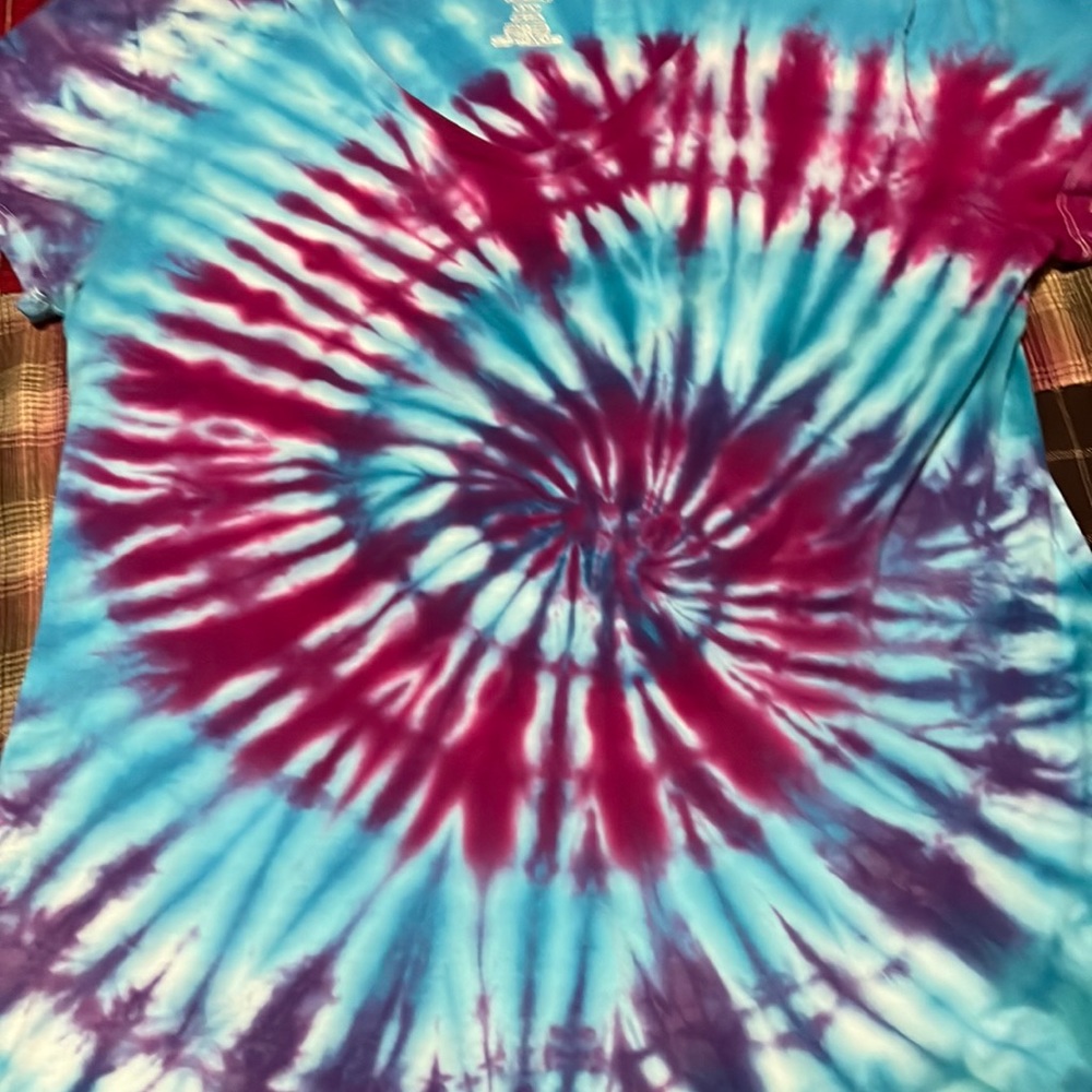 Women’s tie dyed tee